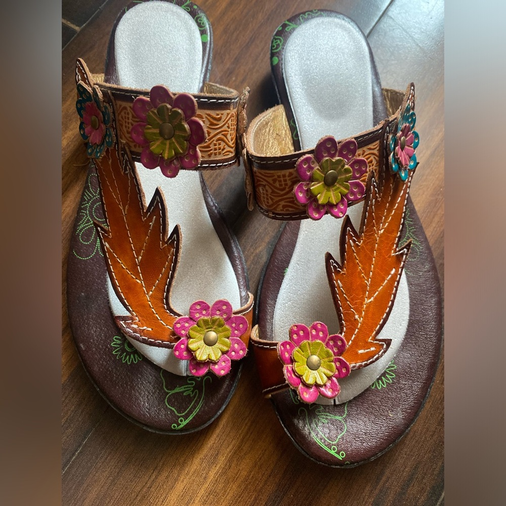 Corky’s Women floral fountain sandals size 7 multicolor leather upper